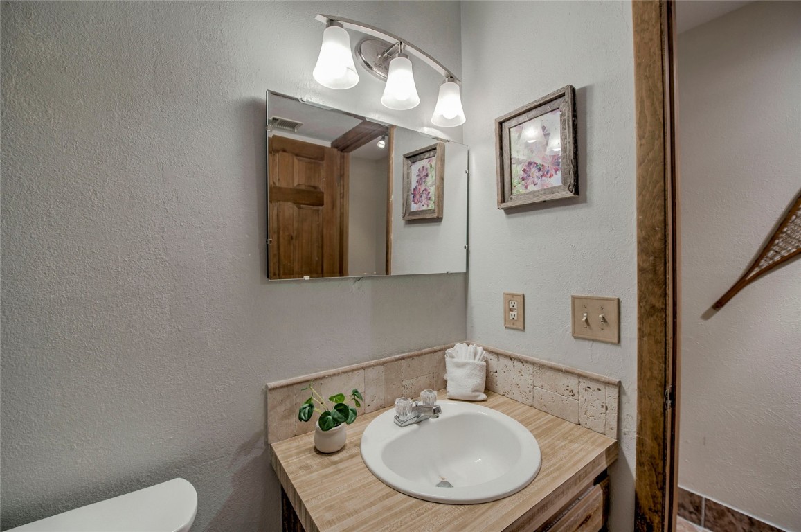 233 Burgundy Circle Property Photo 27