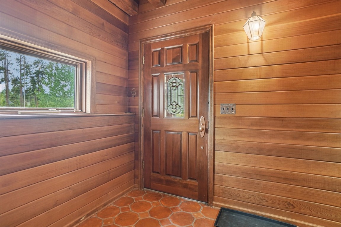 785 Tanglewood Lane Property Photo 4