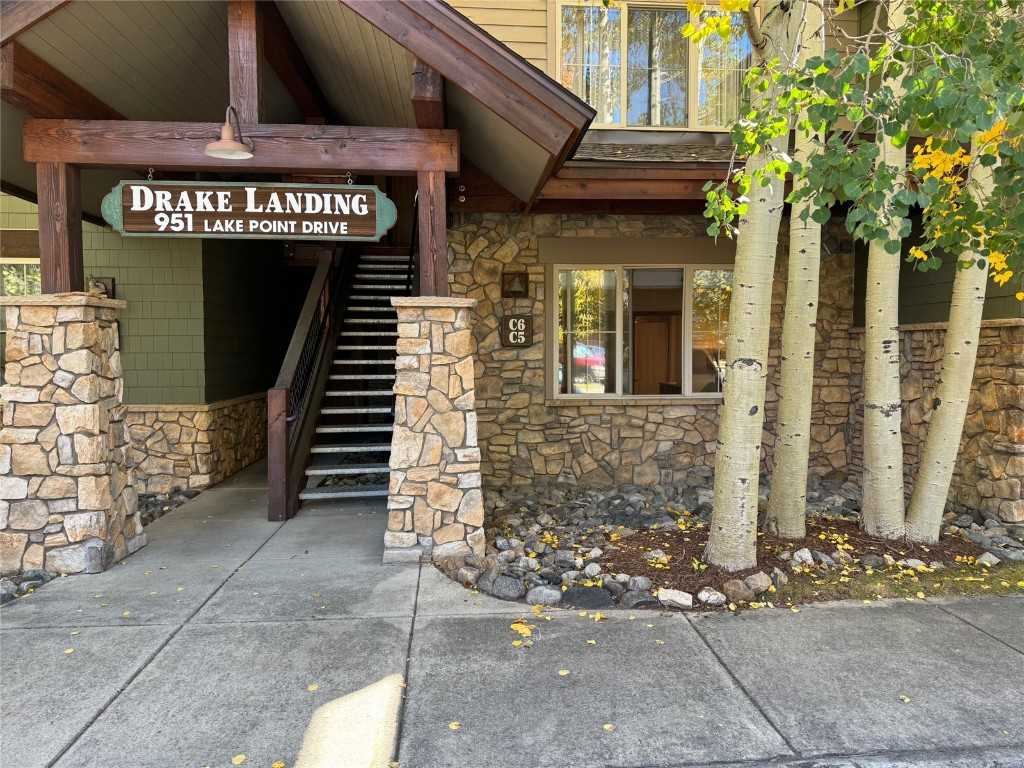 951 Lakepoint Drive C5 Property Photo 1