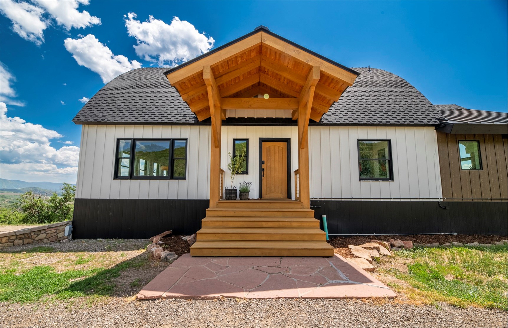 44255 Diamondback Way Property Photo 8