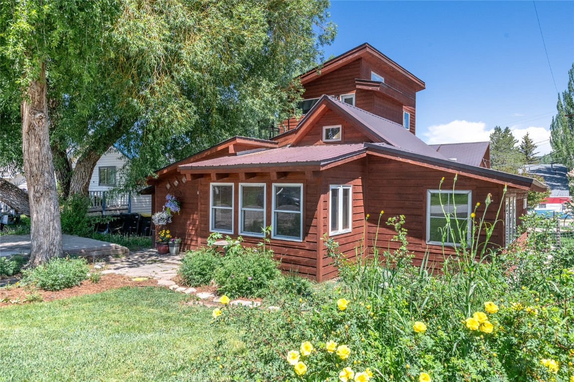 1192 Manitou Avenue Property Photo