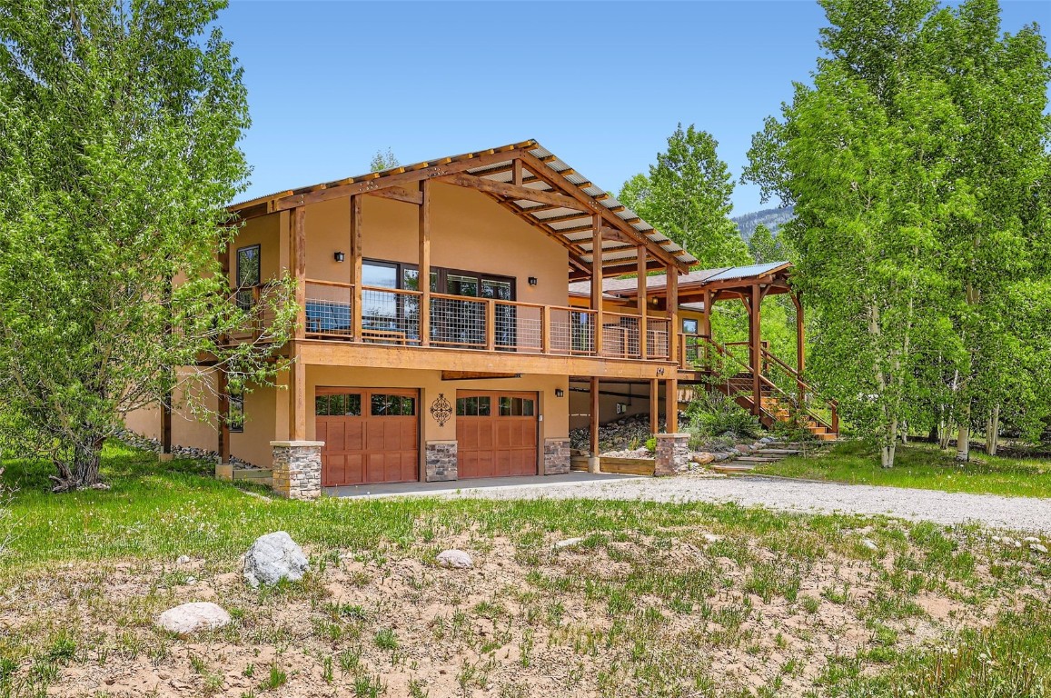 674 Summit DRIVE