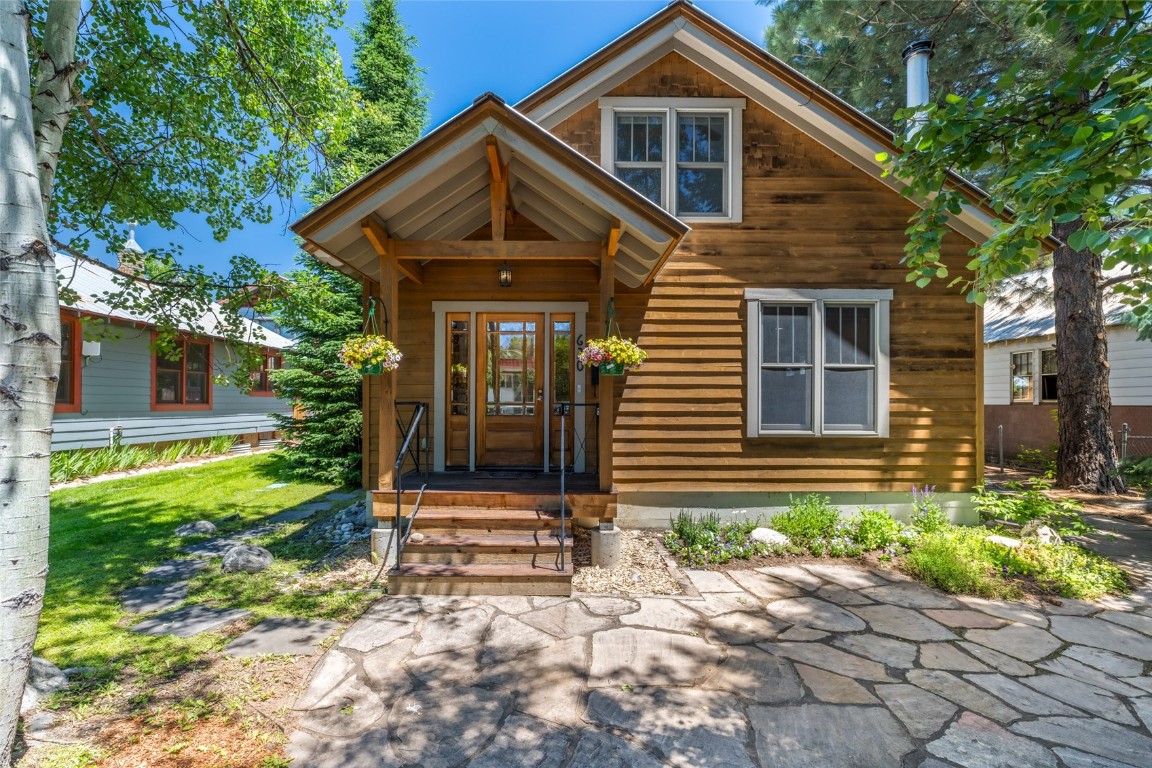 620 Pine Street Property Photo 1