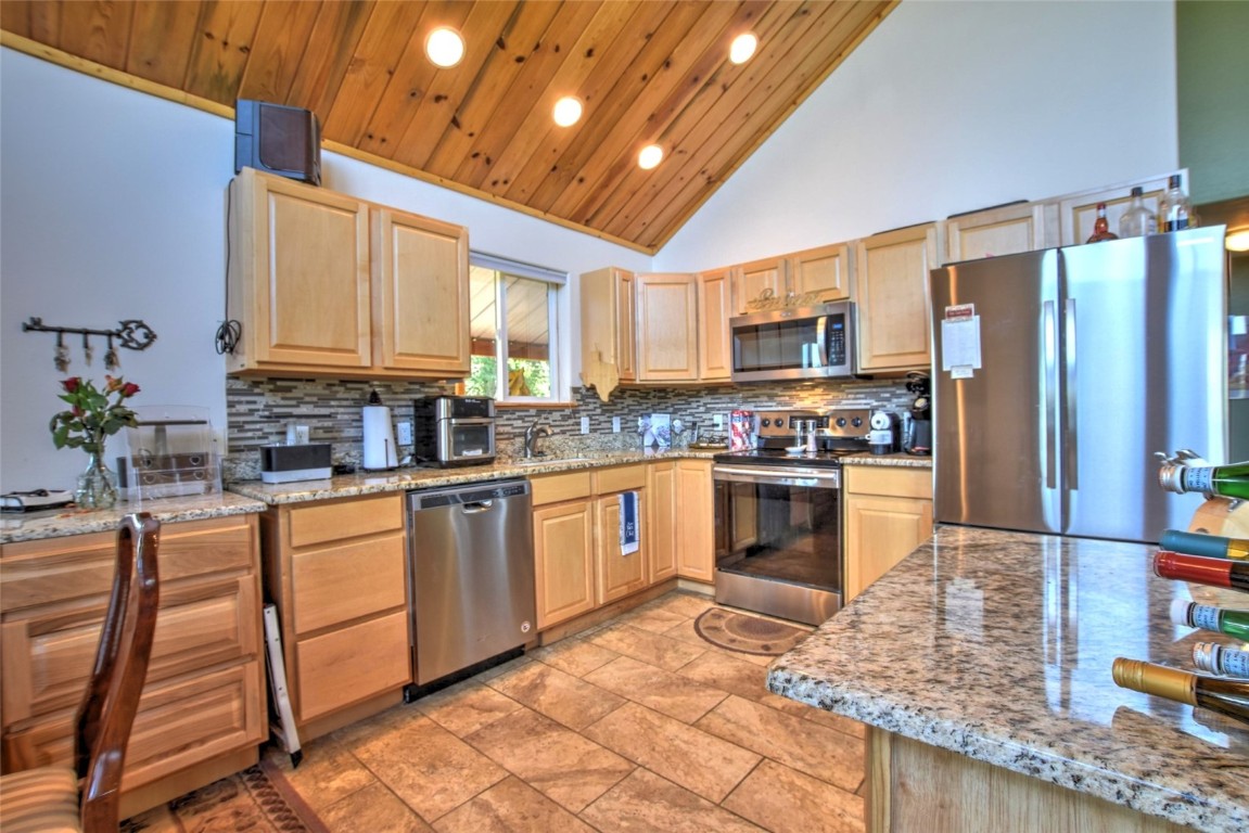 36 Gitche Goone Lane Property Photo 2