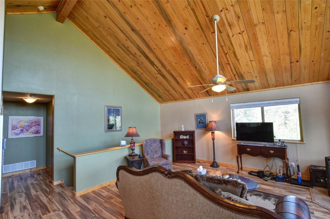 36 Gitche Goone Lane Property Photo 40