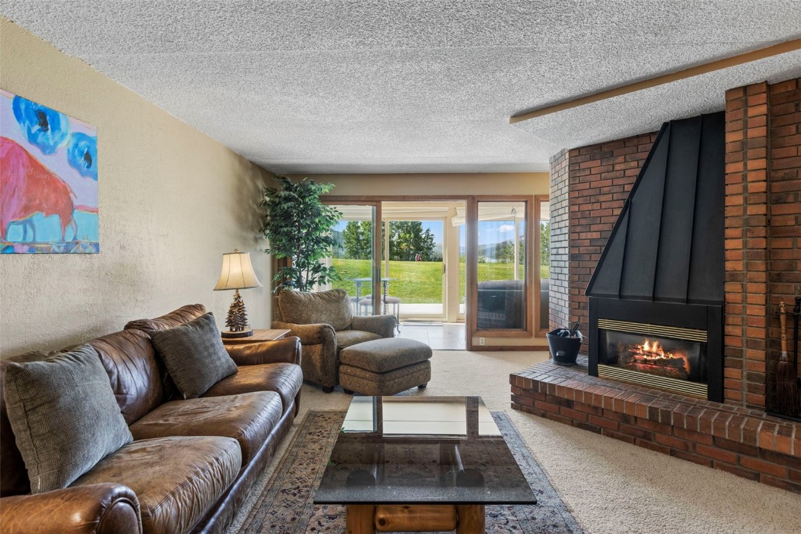 413 W La Bonte Street 102 Property Photo 4