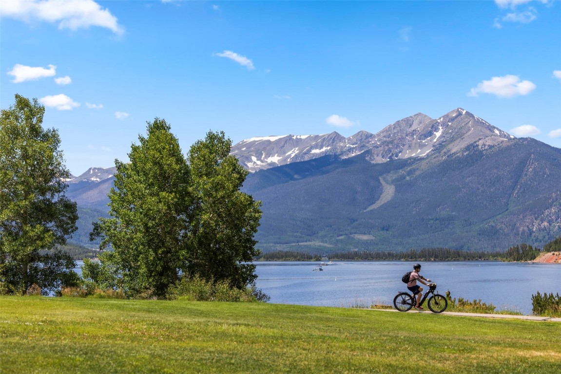 413 W La Bonte Street 102 Property Photo 32