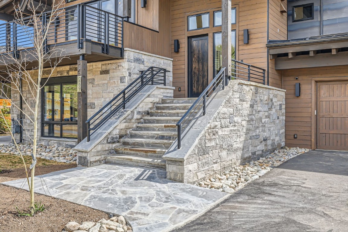 277 Monitor Drive Property Photo 5