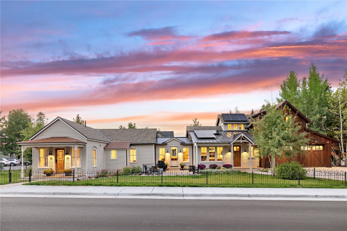 300 E Washington Avenue Property Photo 2