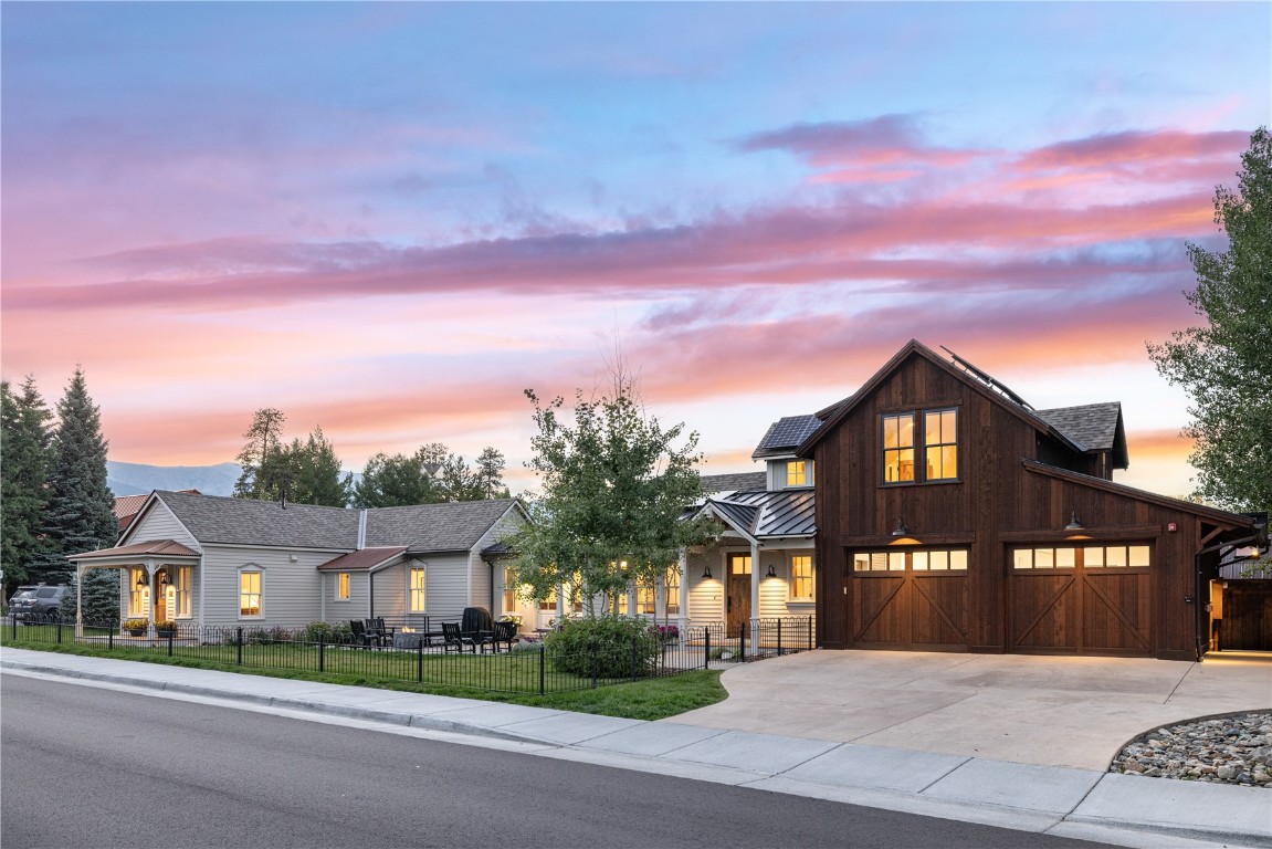 300 E Washington Avenue Property Photo 4