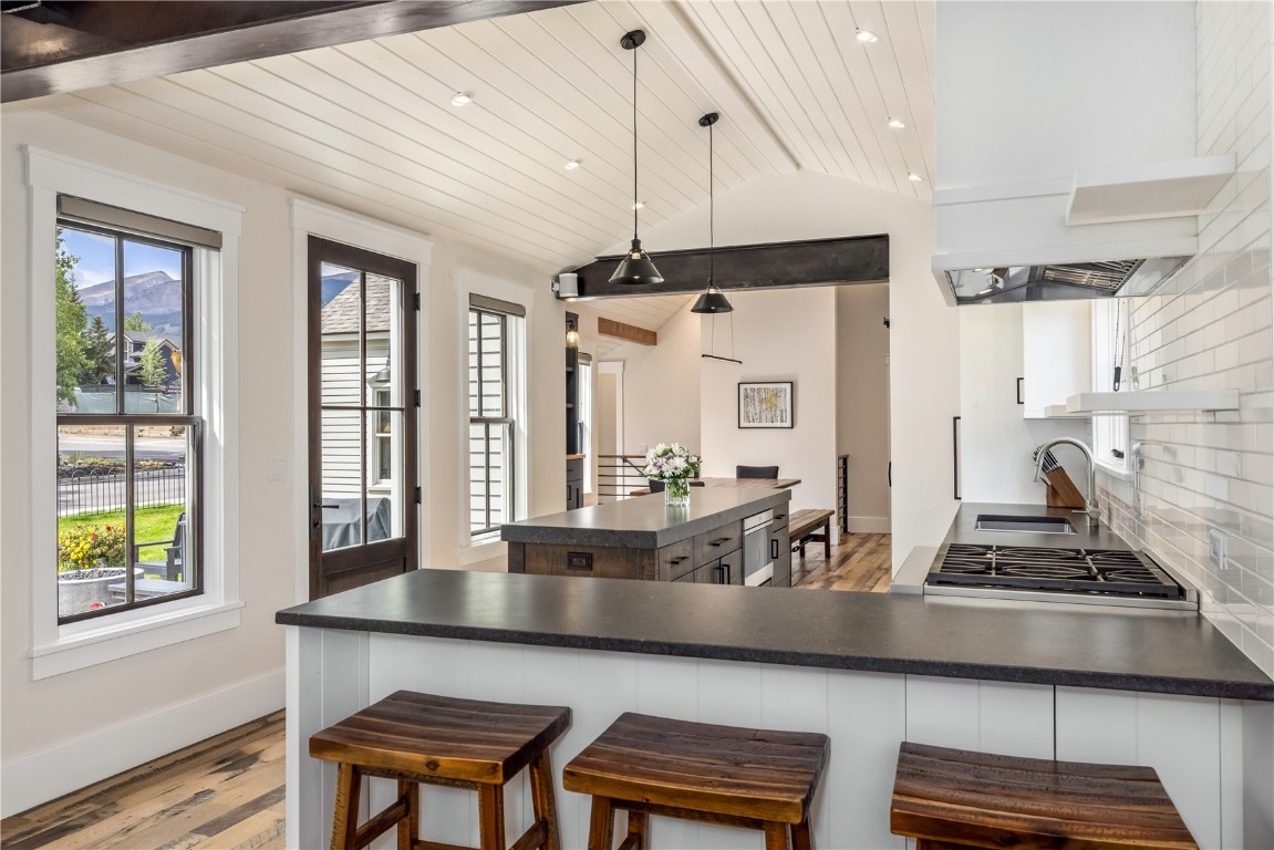 300 E Washington Avenue Property Photo 13