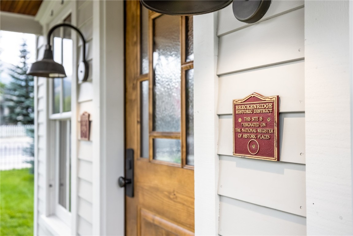 300 E Washington Avenue Property Photo 23