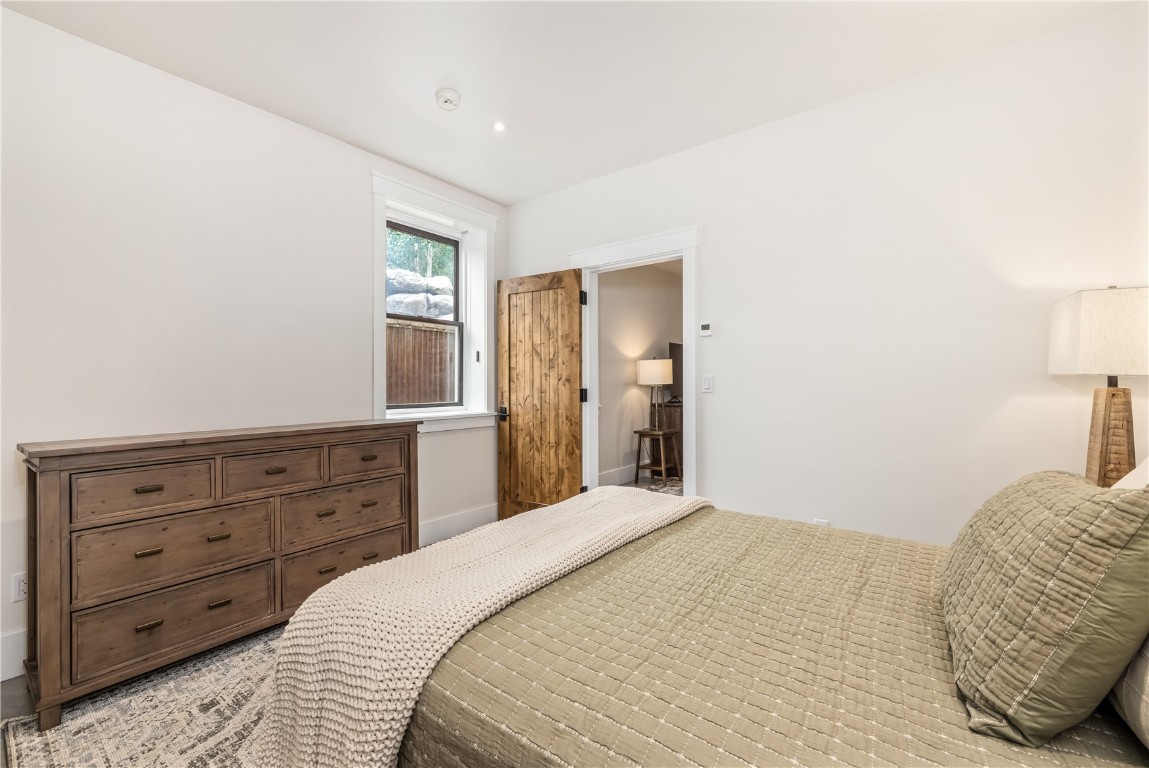 300 E Washington Avenue Property Photo 34