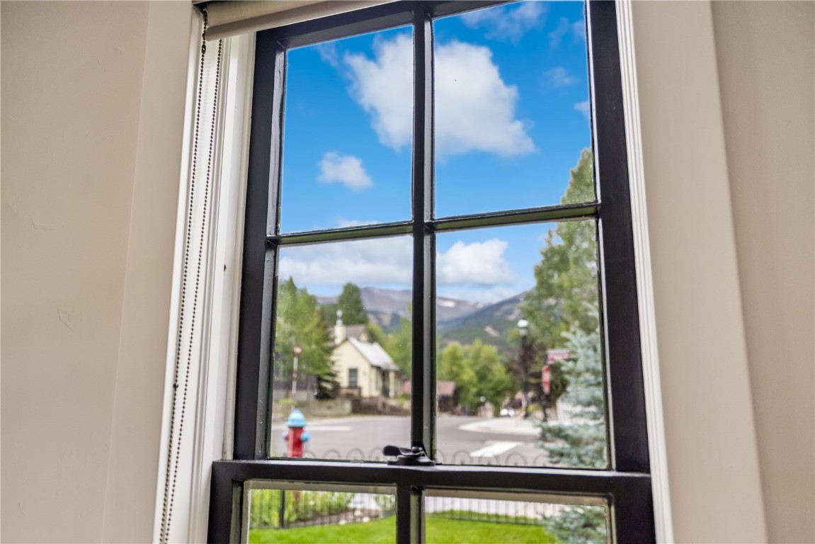 300 E Washington Avenue Property Photo 39