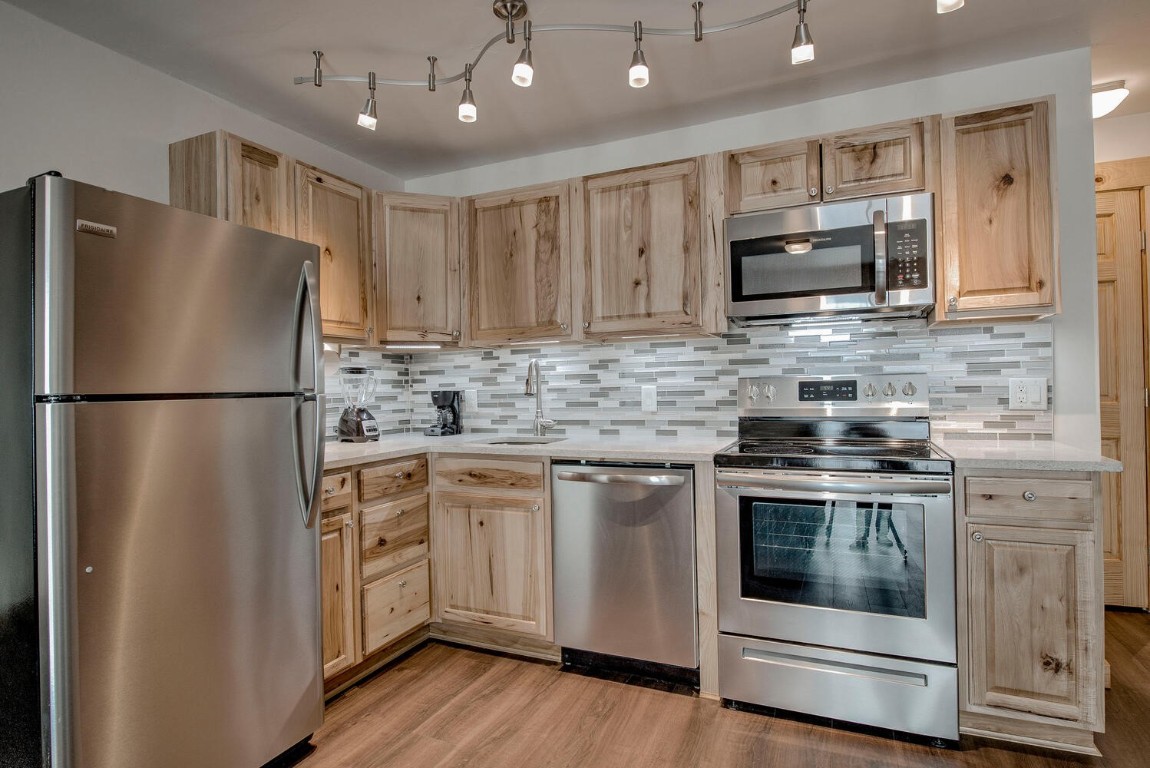 1133 Straight Creek Drive 108 Property Photo 3