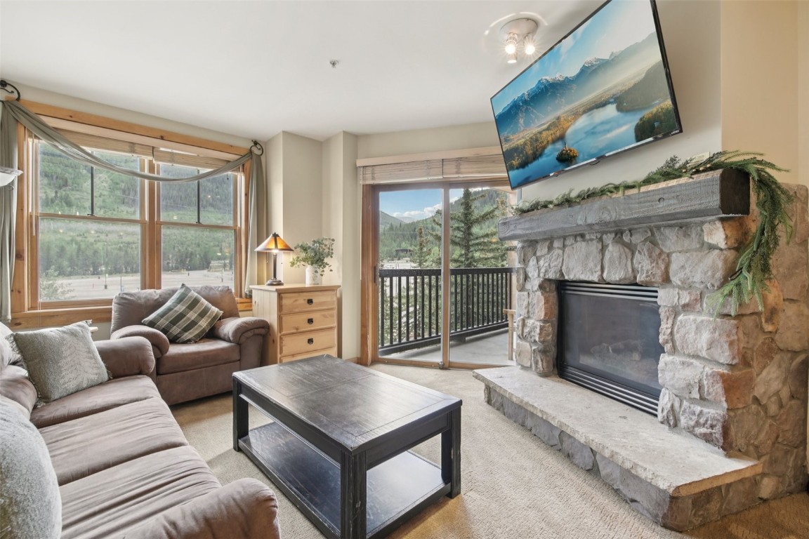 100 Dercum SQUARE 8361