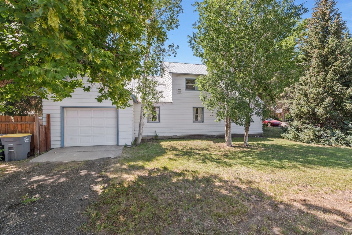 190 N Walnut Street Property Photo 1