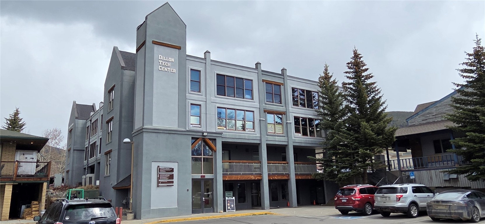 114 Village PLACE 102