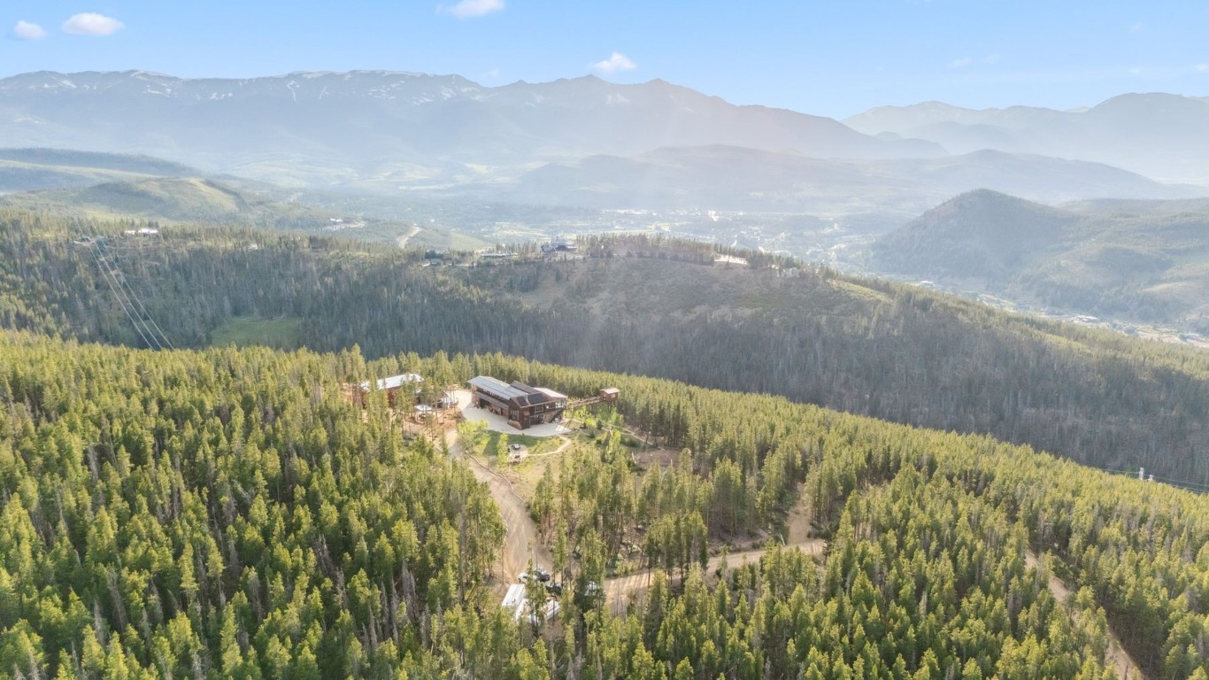 320 Headlight Drive Property Photo 3