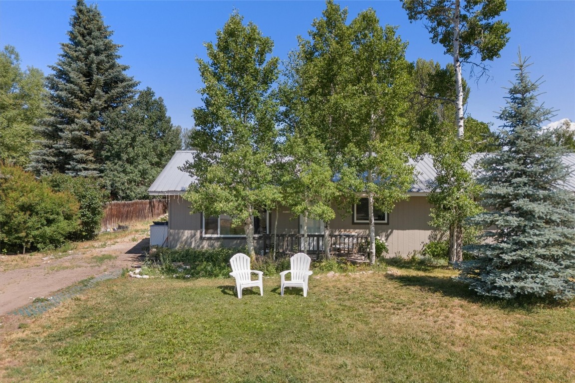 2642 Riverside Drive B Property Photo 1