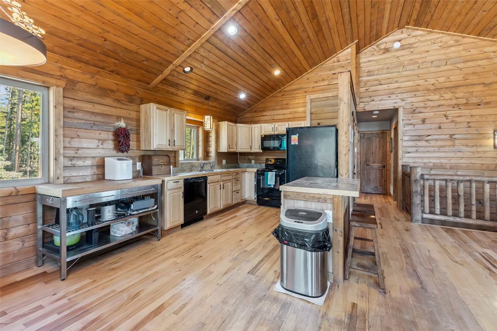 889 Venture Road Property Photo 8