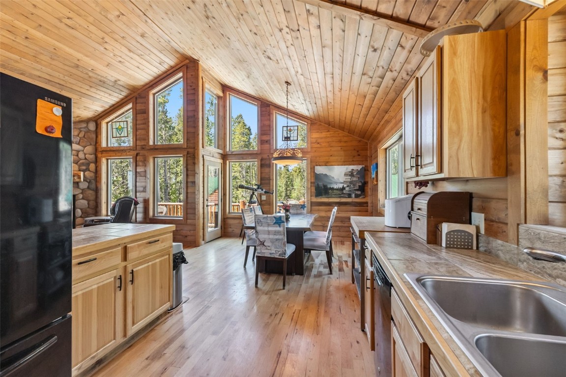 889 Venture Road Property Photo 12