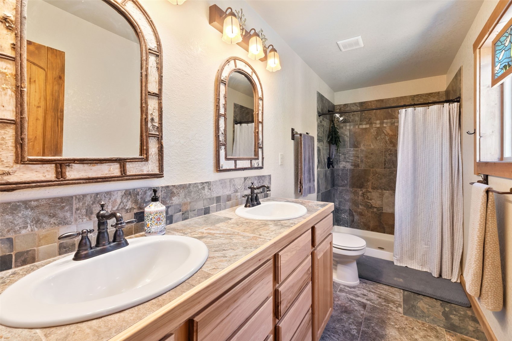 889 Venture Road Property Photo 14
