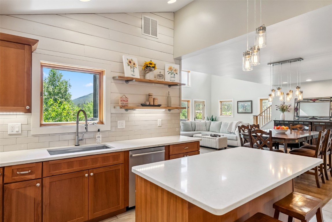 182 Idlewild Drive Property Photo 2