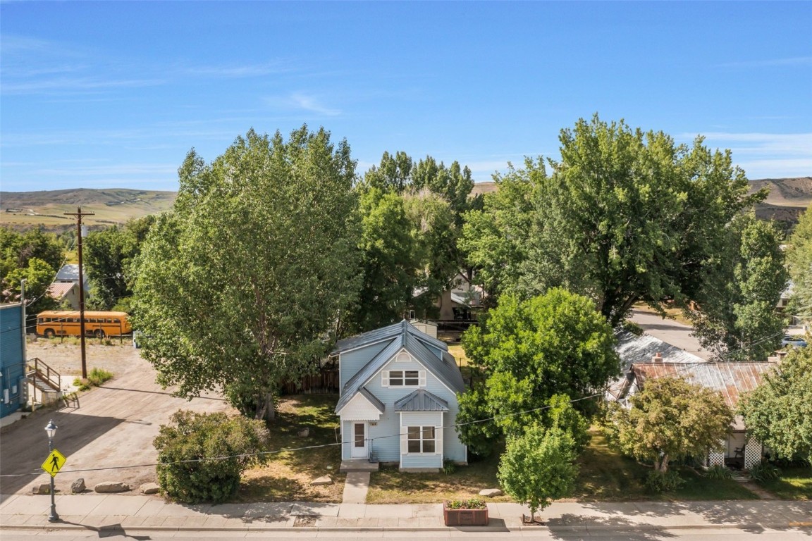 186 E Jefferson Avenue Property Photo 1