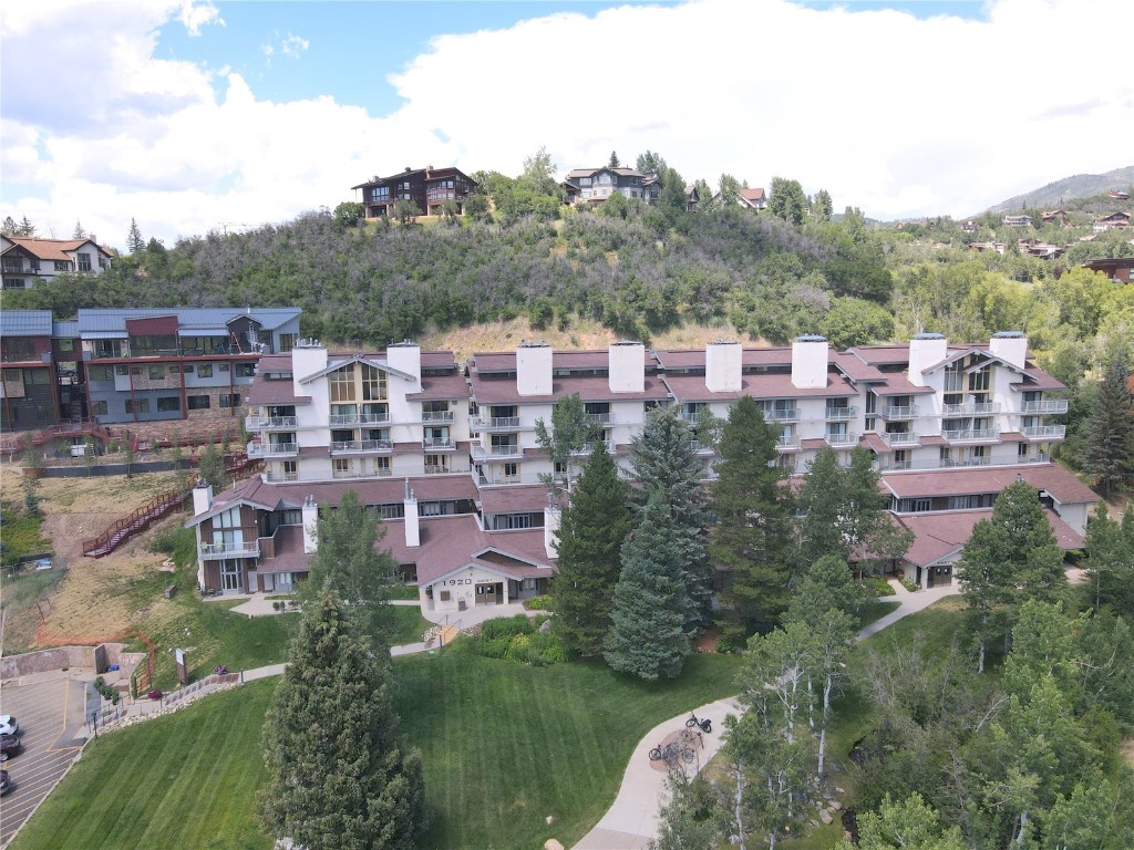 1920 Ski Time Square Drive 208 Property Photo 11