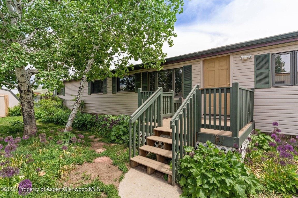 1100 W Jefferson AVENUE 15
