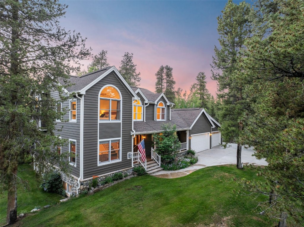 1816 Gold Drive W Property Photo 1