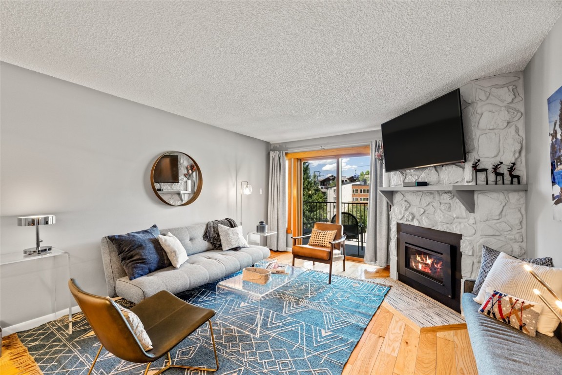 2350 Ski Trail Lane 112 Property Photo 4