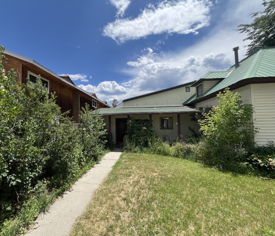 656 Water Street Property Photo 1