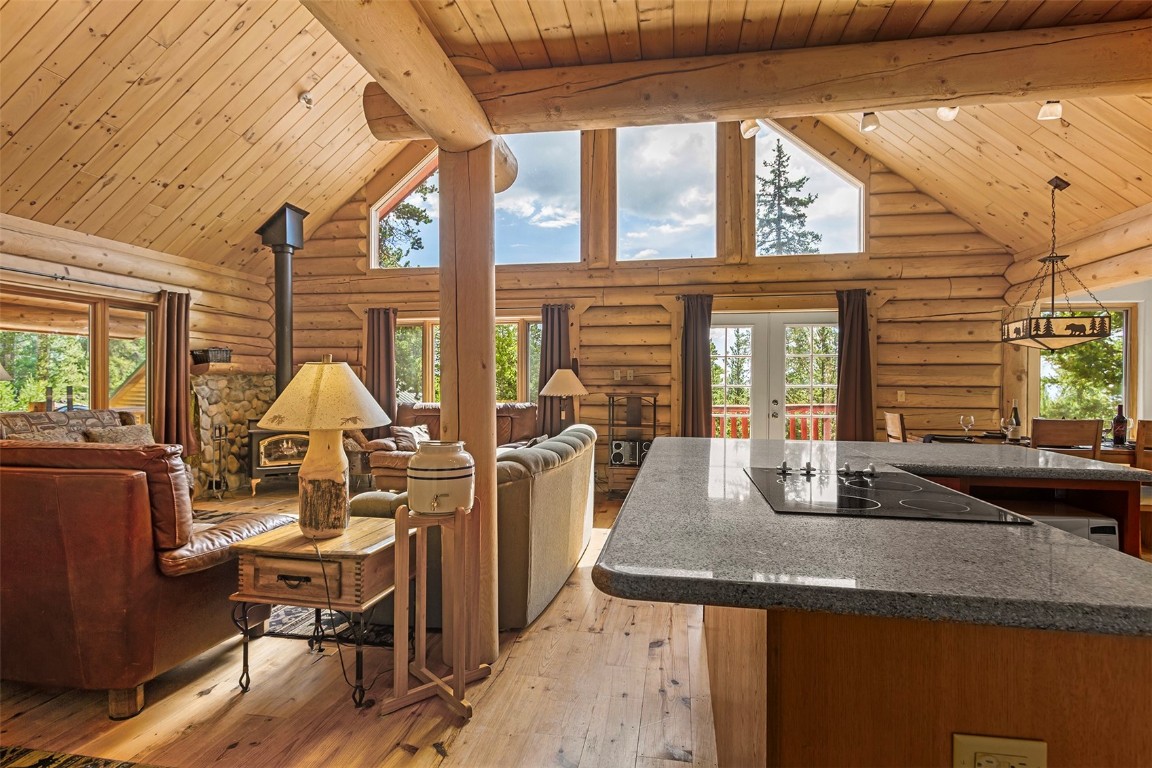 725 Zebulon Street Property Photo 10