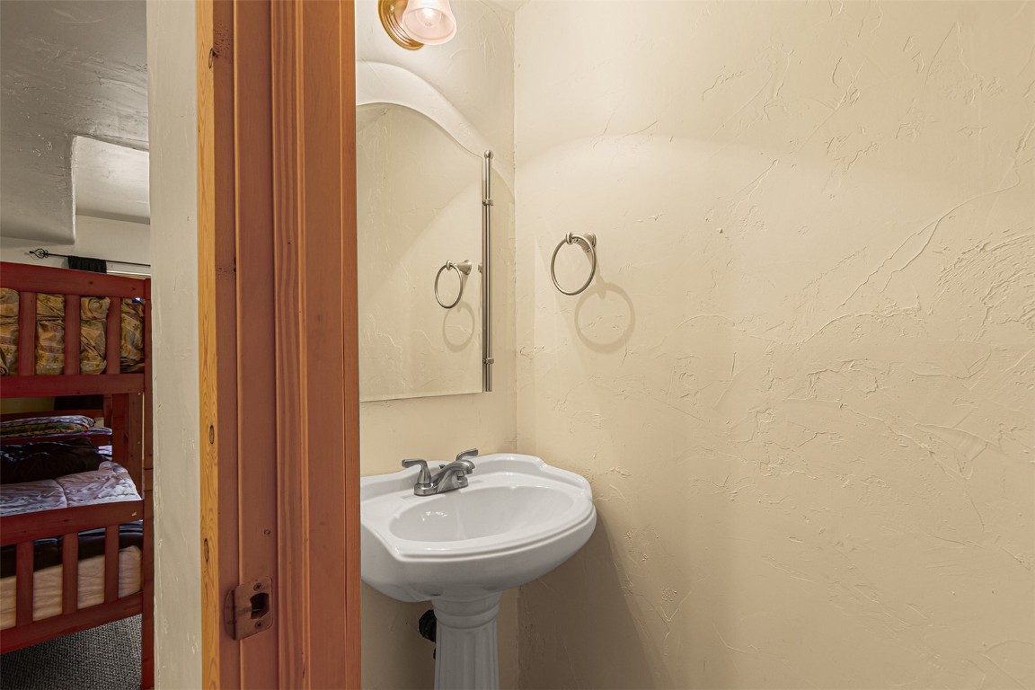 725 Zebulon Street Property Photo 31