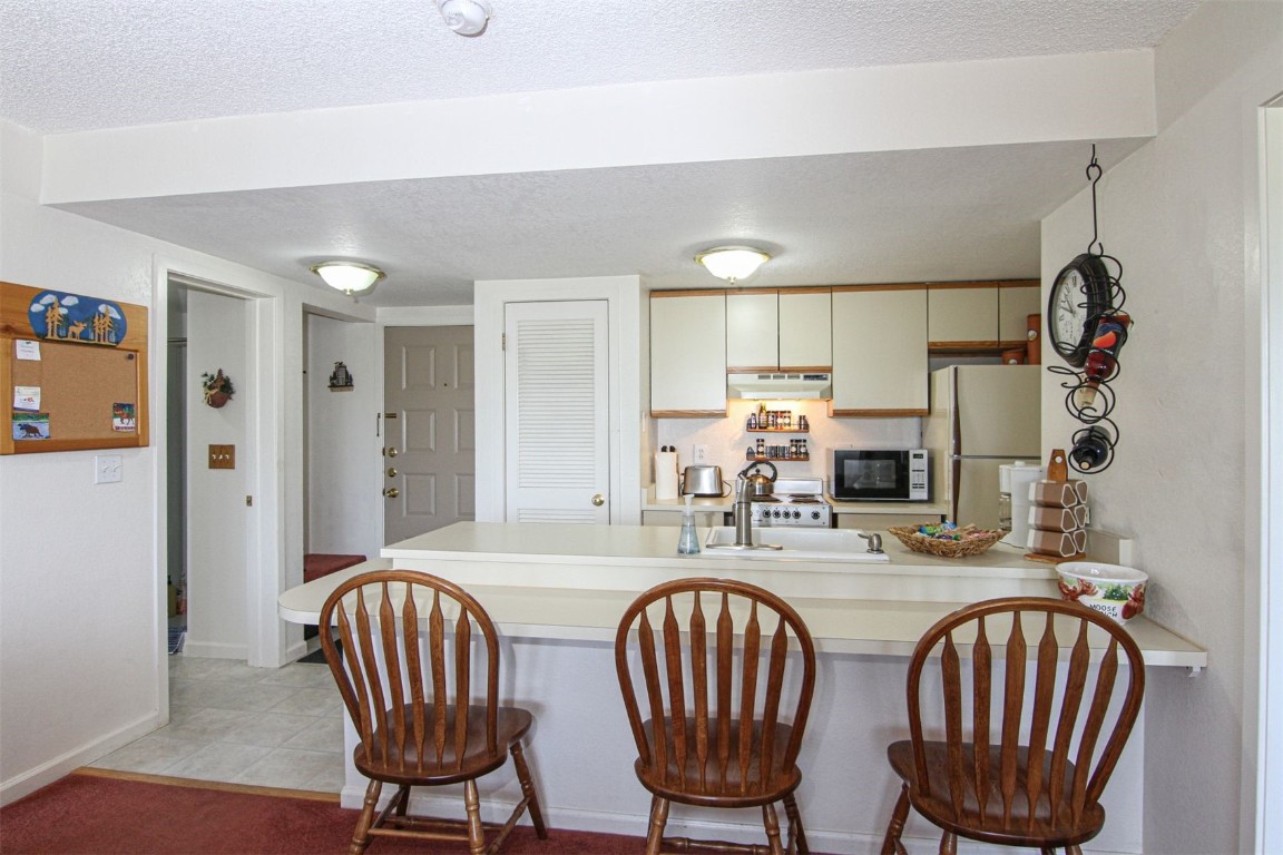 267 Lake Drive 4203 Property Photo 1