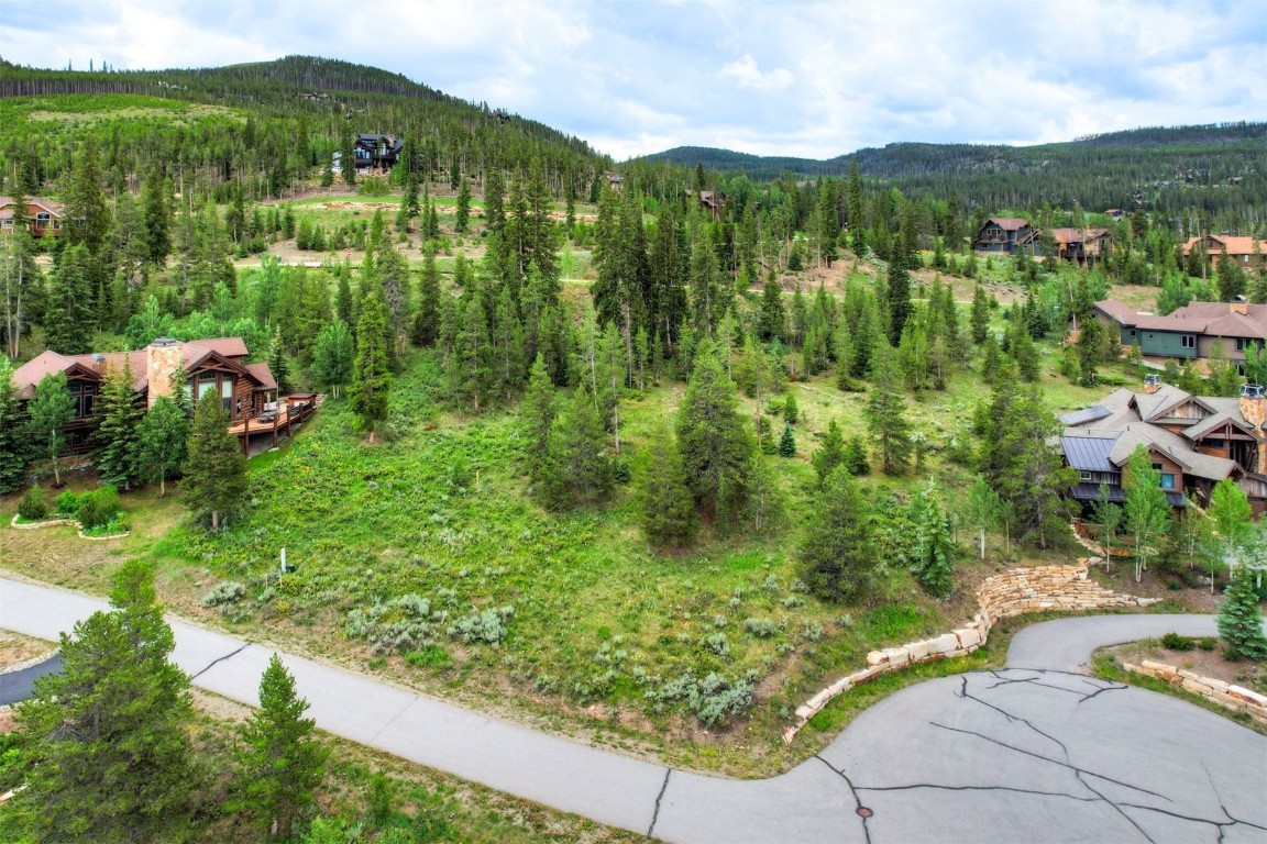 407 Lake Edge Drive Property Photo