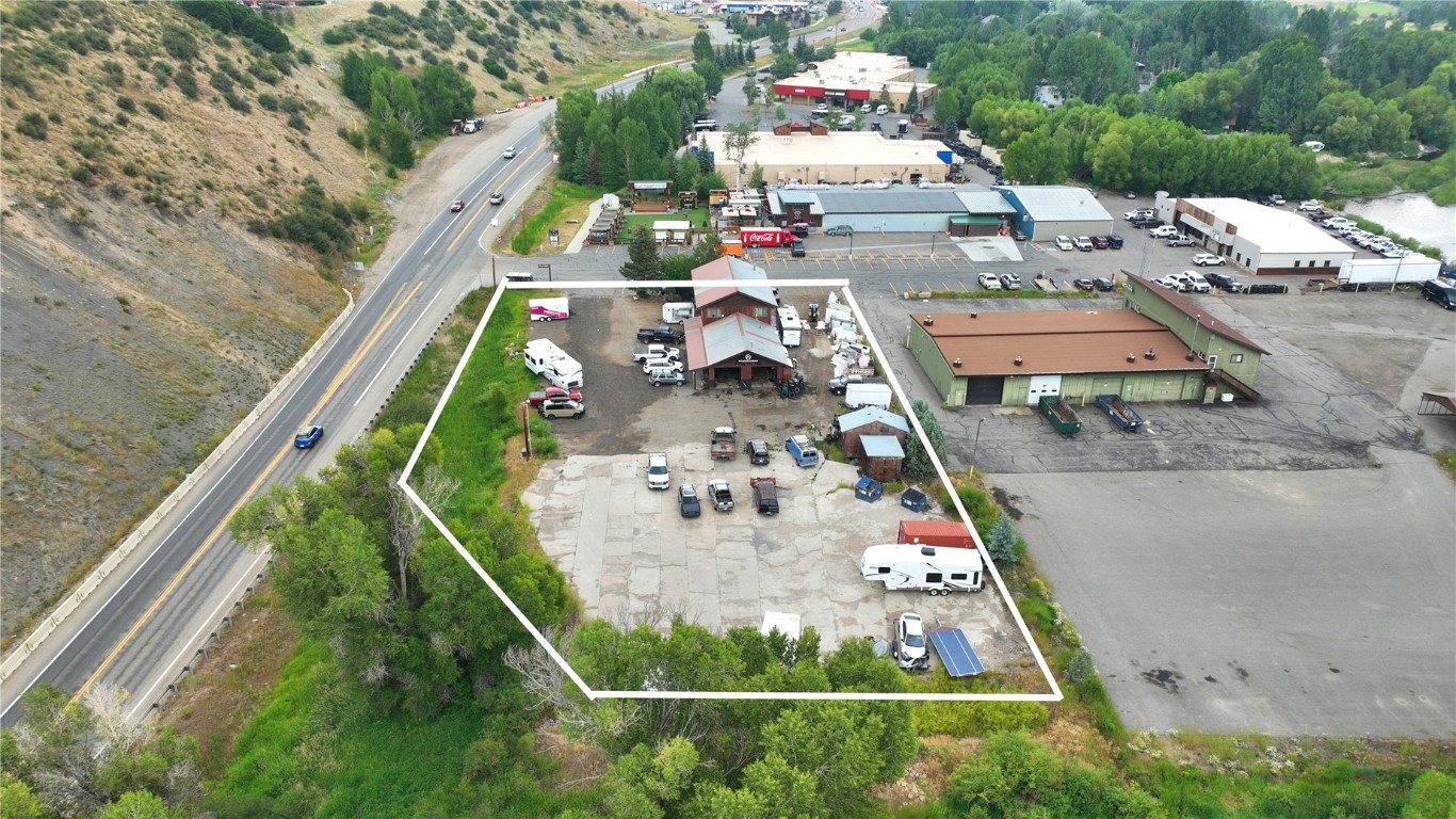 2101 Snow Bowl Plaza Property Photo