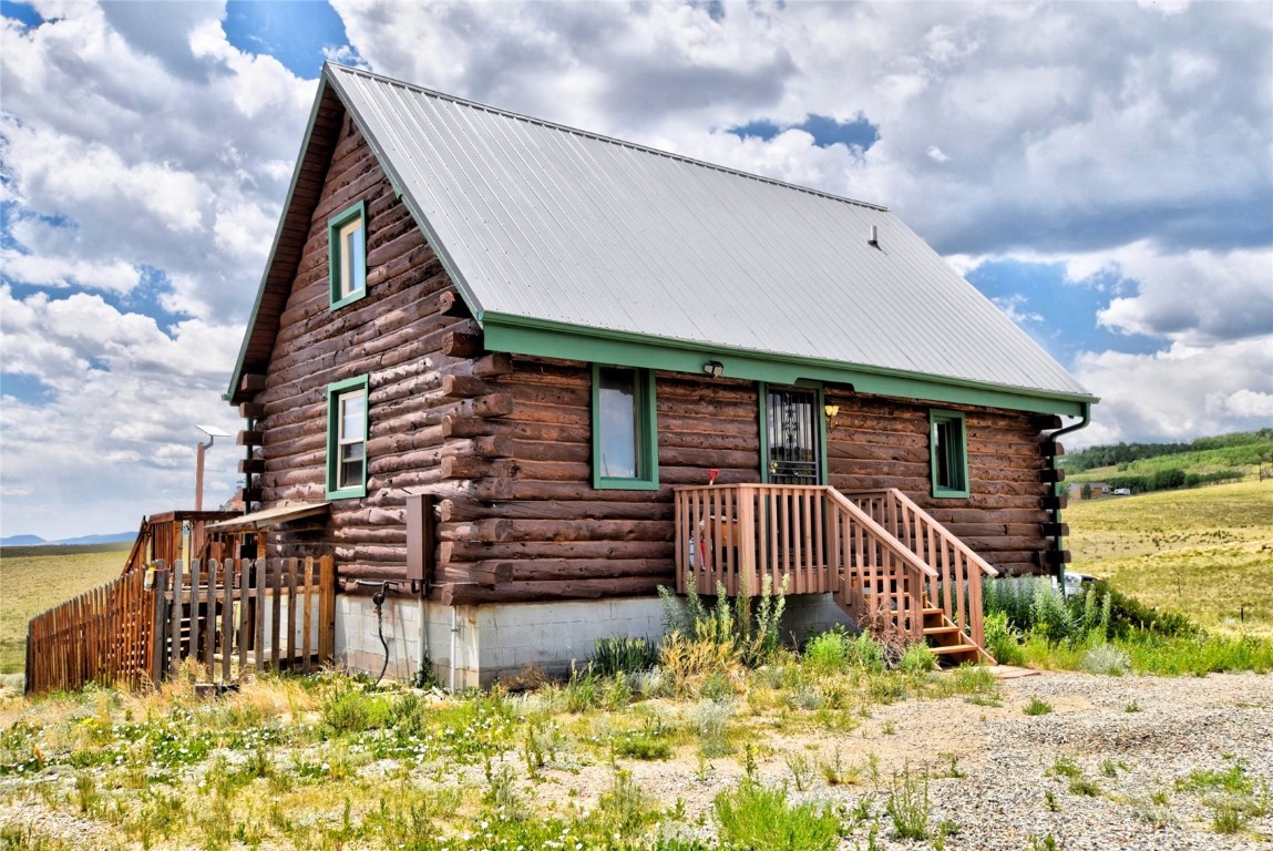 262 Swandyke Court Property Photo 1