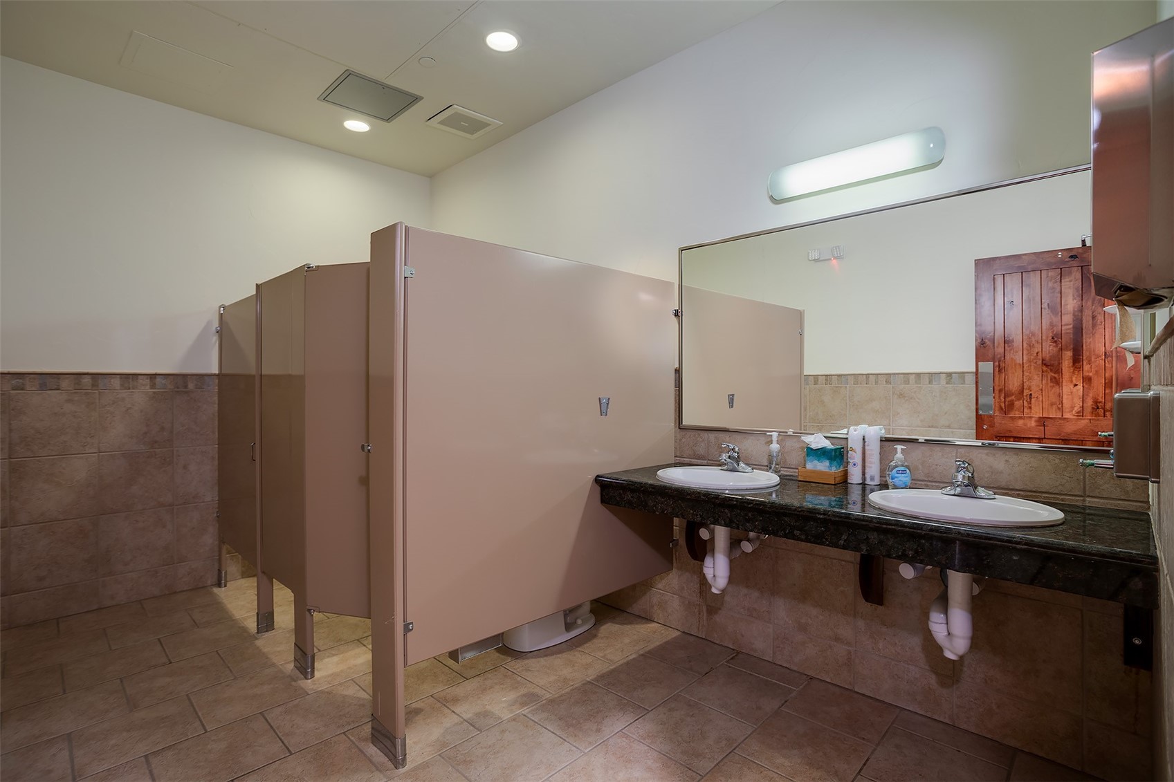 675 Snapdragon Way 3 B Property Photo 16