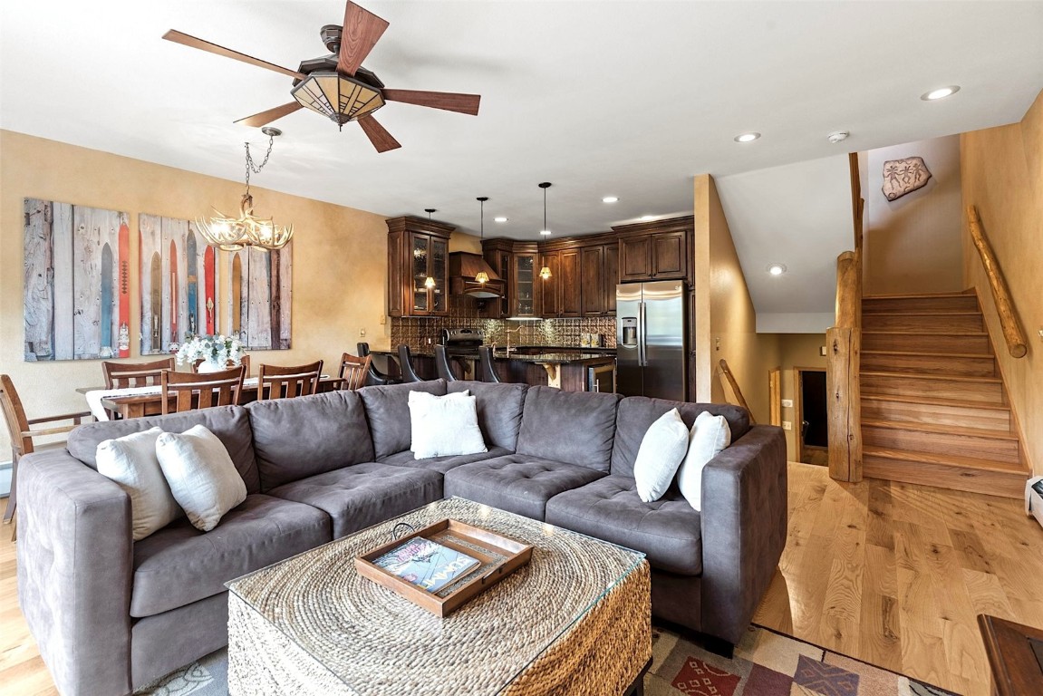 705 Four Oclock Road M4 Property Photo 5