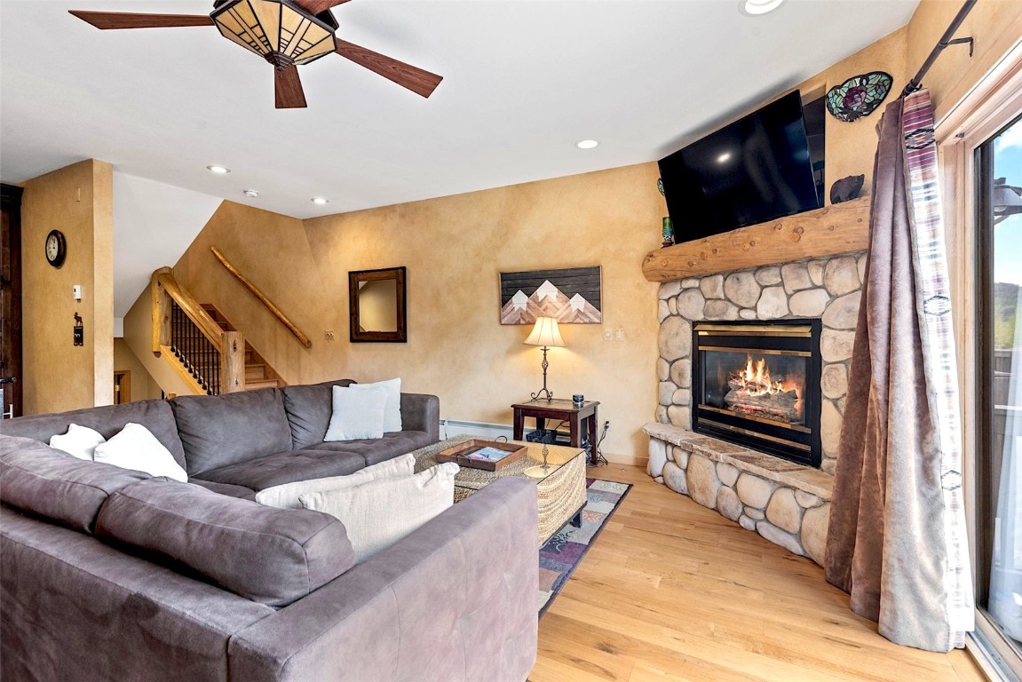 705 Four Oclock Road M4 Property Photo 6