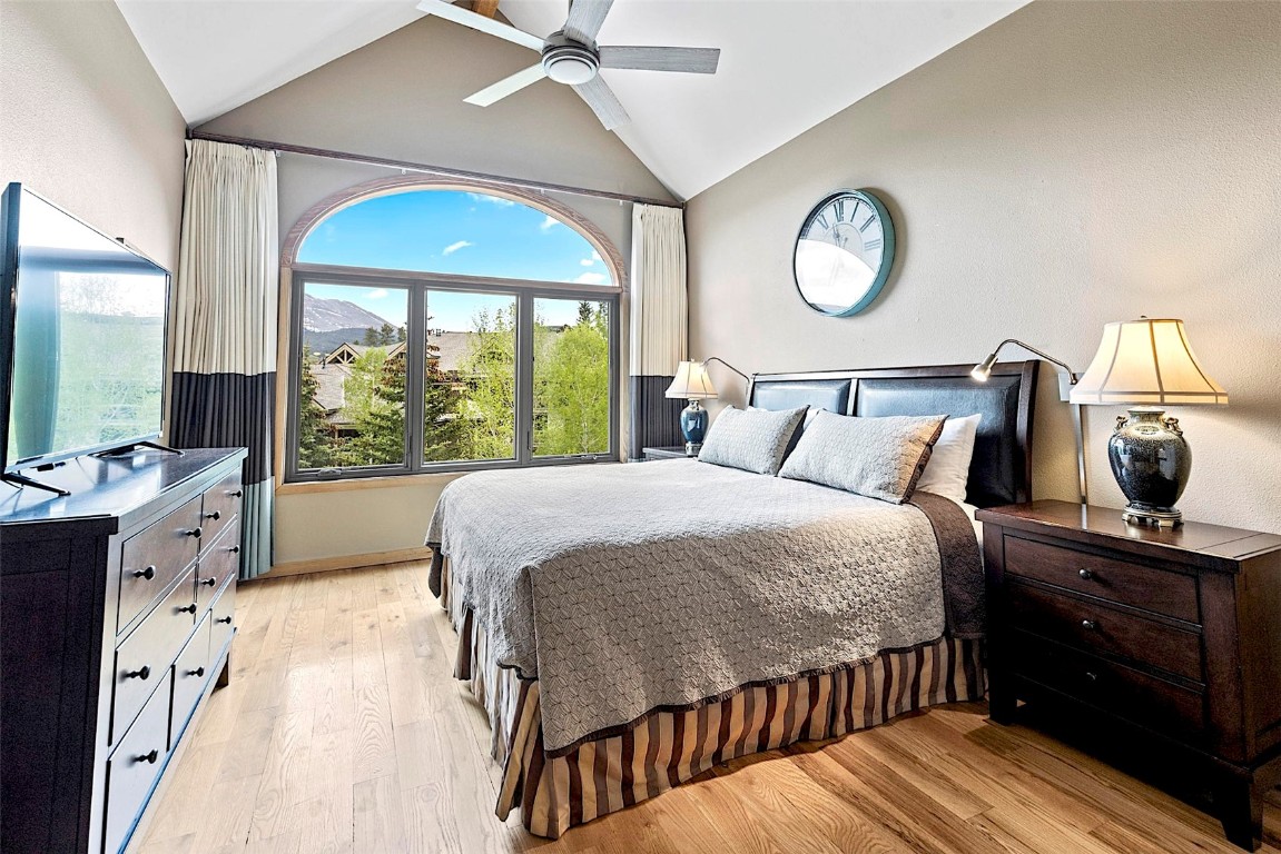 705 Four Oclock Road M4 Property Photo 10