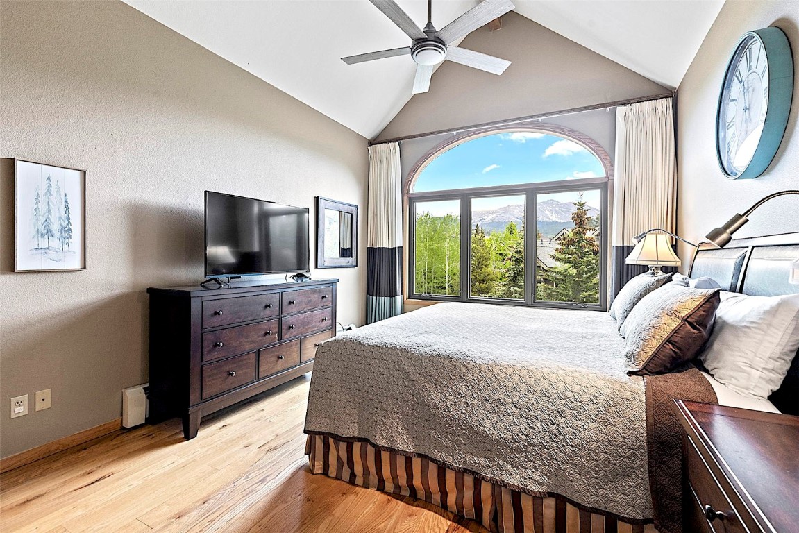 705 Four Oclock Road M4 Property Photo 11