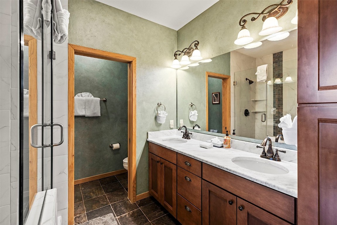 705 Four Oclock Road M4 Property Photo 12