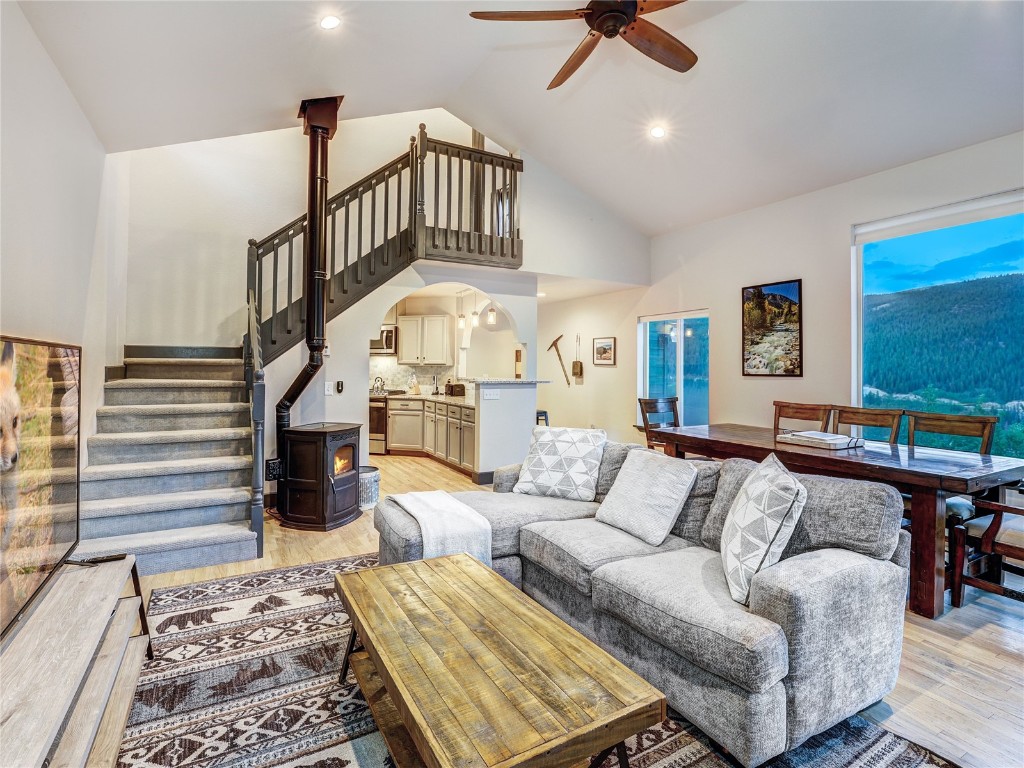 1095 Quartzville Property Photo 9