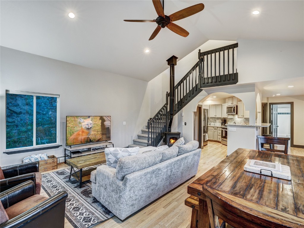 1095 Quartzville Property Photo 11