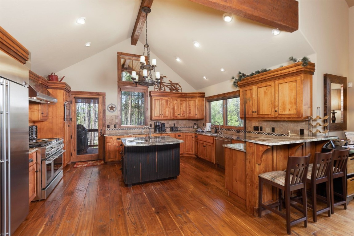 2176 Highlands Drive Property Photo 5