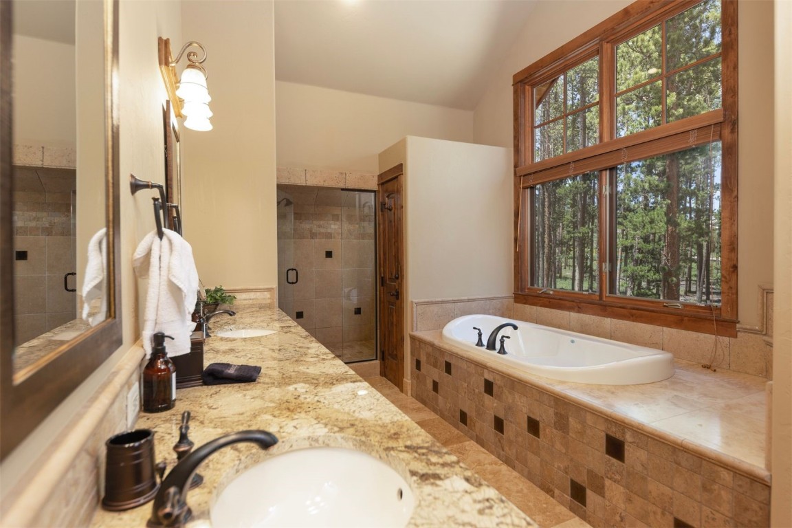 2176 Highlands Drive Property Photo 13